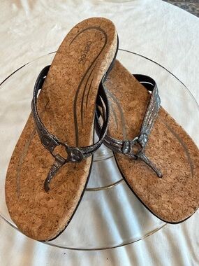 Aetrex Metallic Pewter Cork Thong Sandals - Women